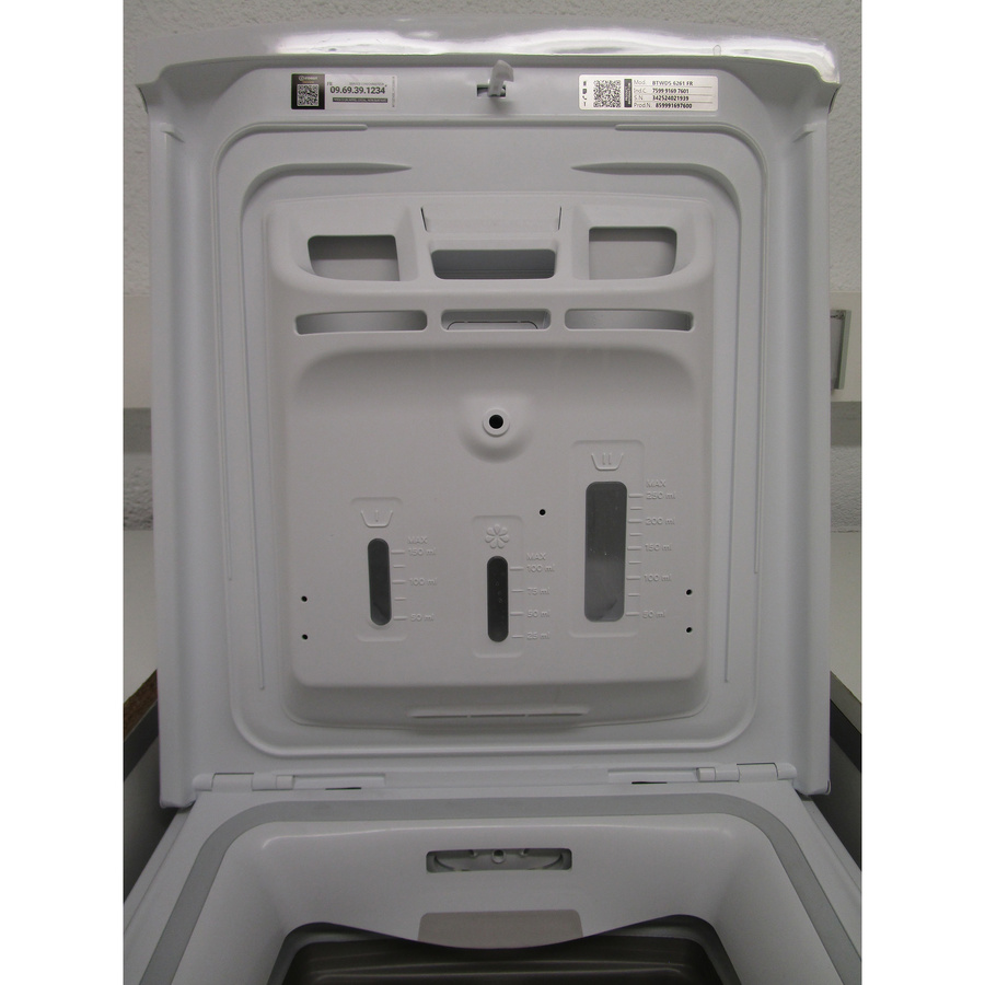 Indesit BTWDS6261FR - Compartiments à produits lessiviels