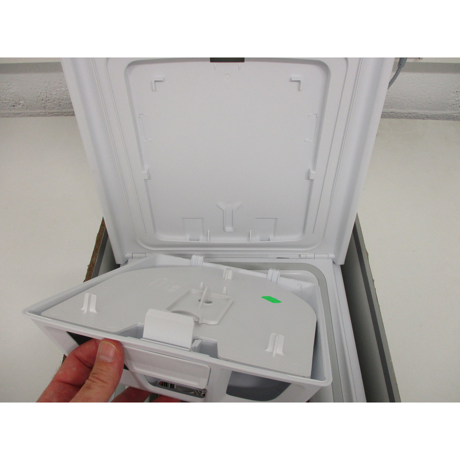 Indesit BTWS60400FR/N - Retrait du bac à produit