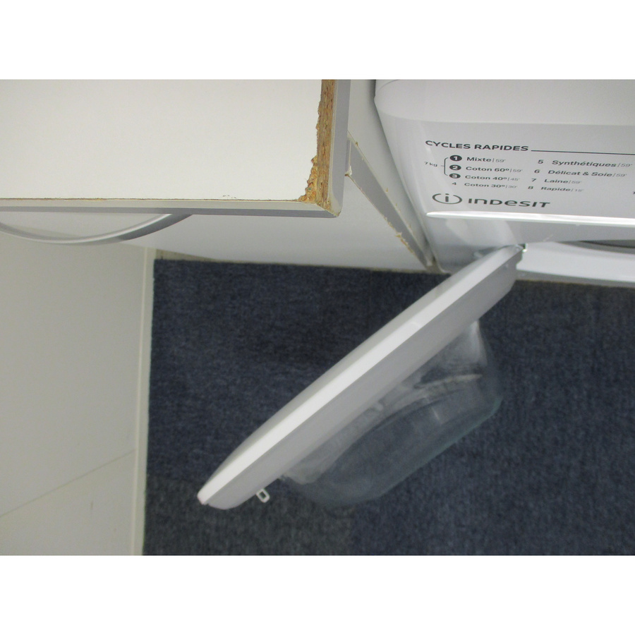 Indesit MTWA71296WFR - Angle d'ouverture de la porte