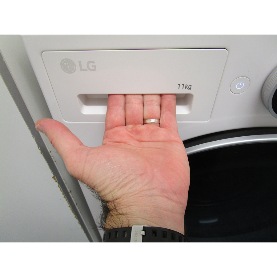 LG F14X71WHST - Ouverture du tiroir à détergents