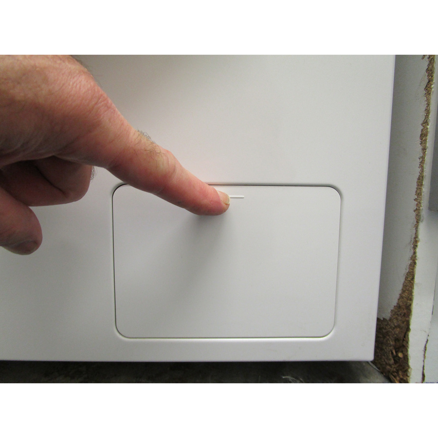 LG F14X71WHST - Ouverture de la trappe du filtre de vidange