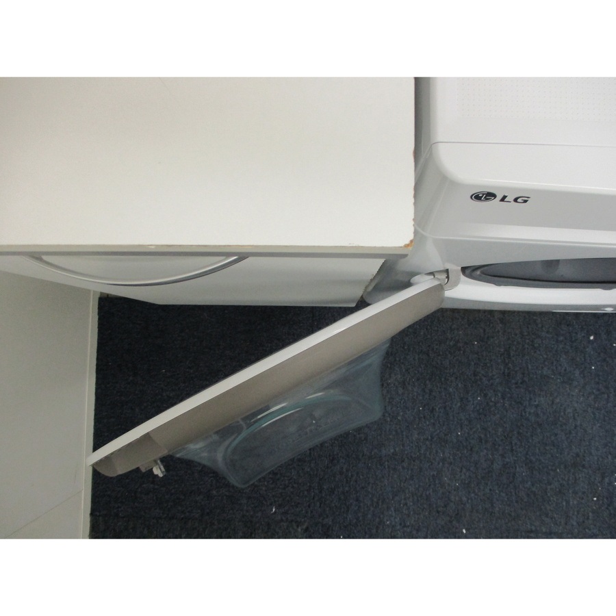 LG F82AV33WHS - Angle d'ouverture de la porte