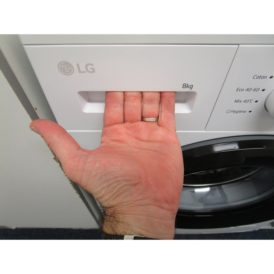 LG F84N15WHS - Ouverture du tiroir à détergents