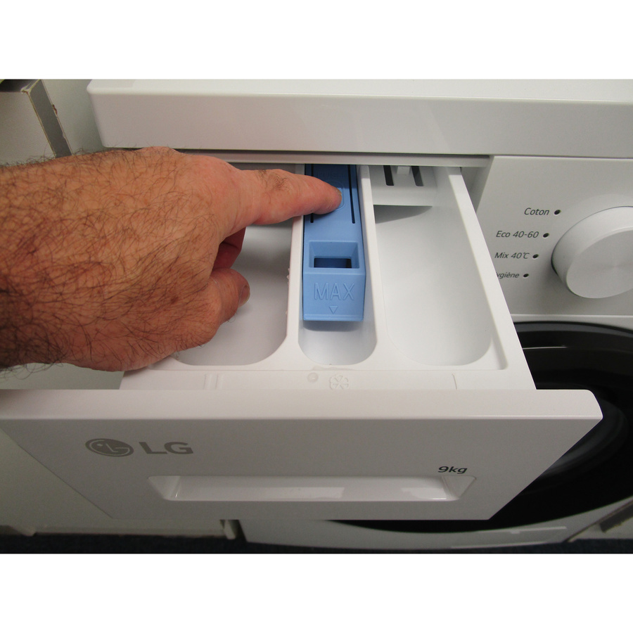 LG F94N15WHS - Bouton de retrait du bac à produits