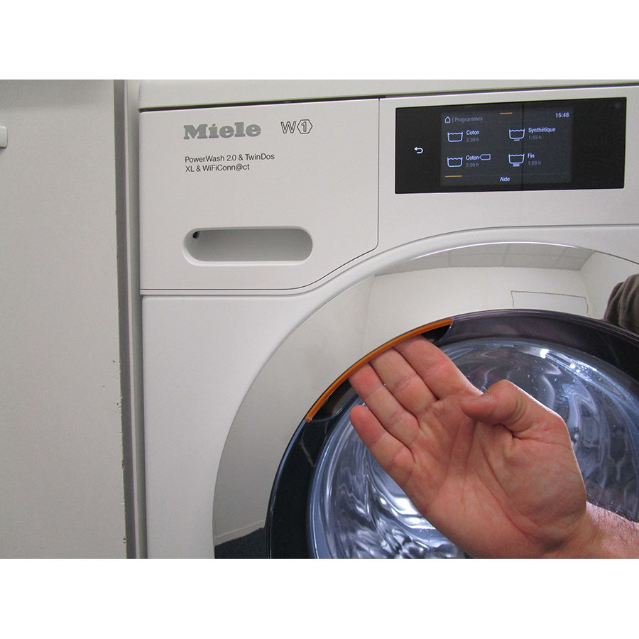 Miele WCR860WPS - Poignée d'ouverture du hublot