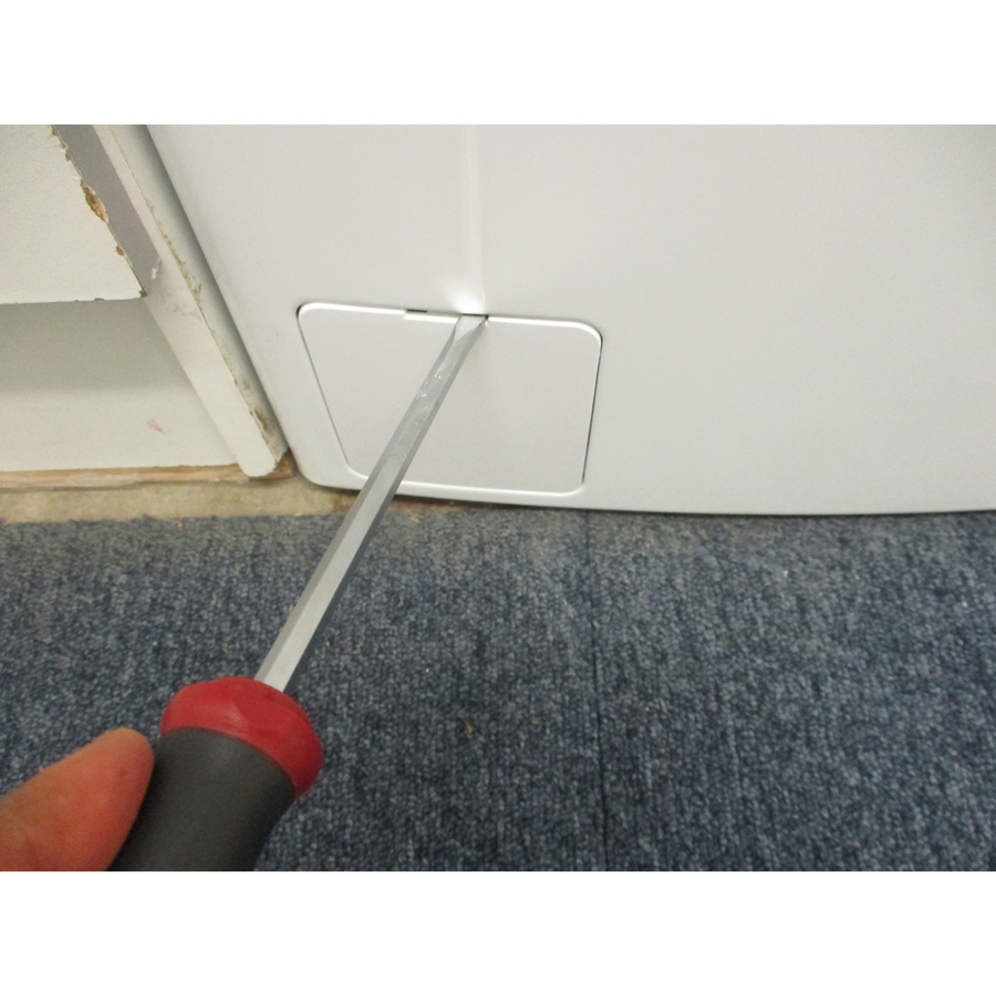 Proline (Darty) PTL6100A - Outil nécessaire pour accéder au filtre de vidange