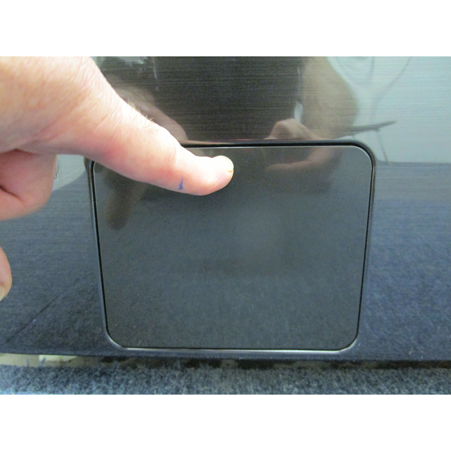 Samsung WF20DG8650BV - Ouverture de la trappe du filtre de vidange