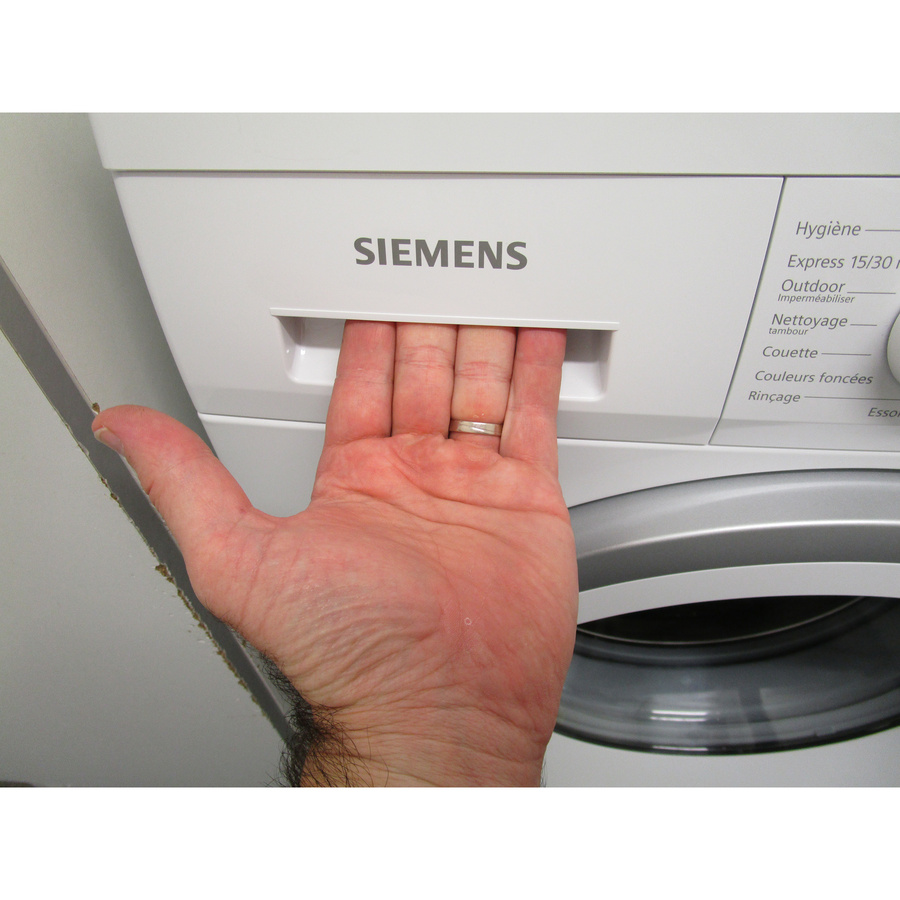 Siemens WU14UT60FR - Ouverture du tiroir à détergents