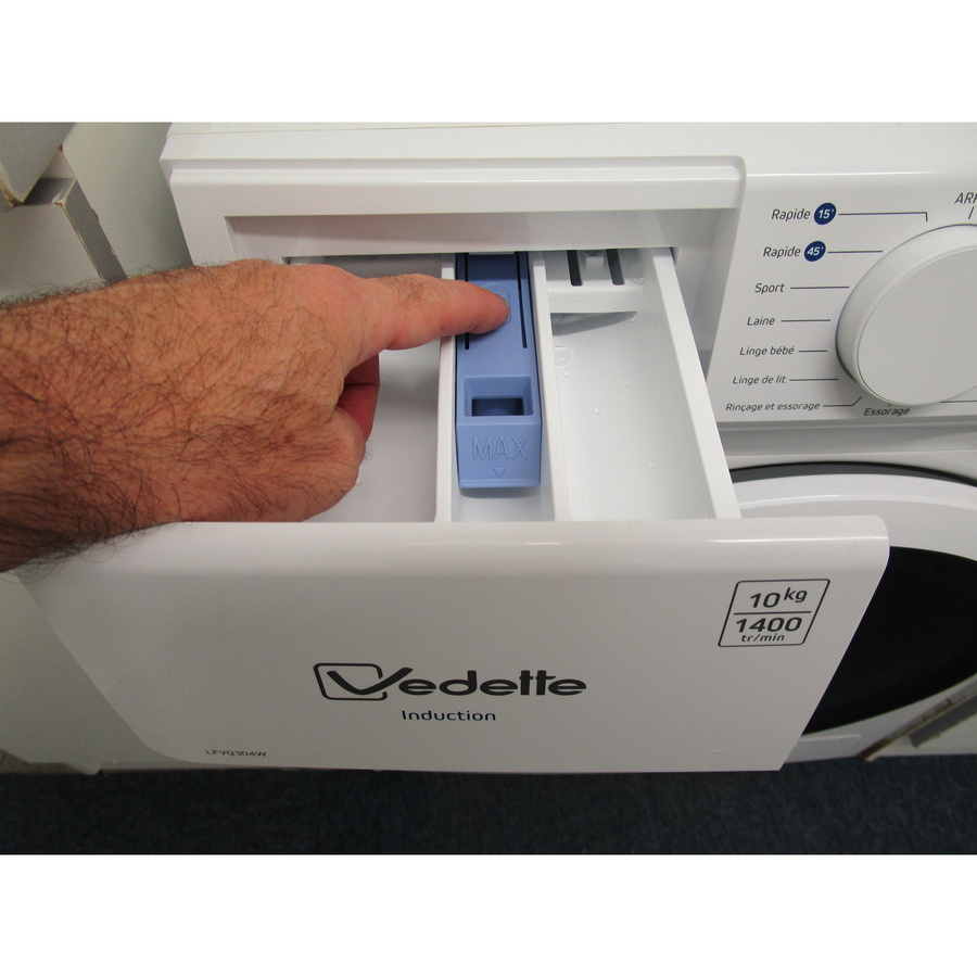 Vedette LFVQ304W - Bouton de retrait du bac à produits