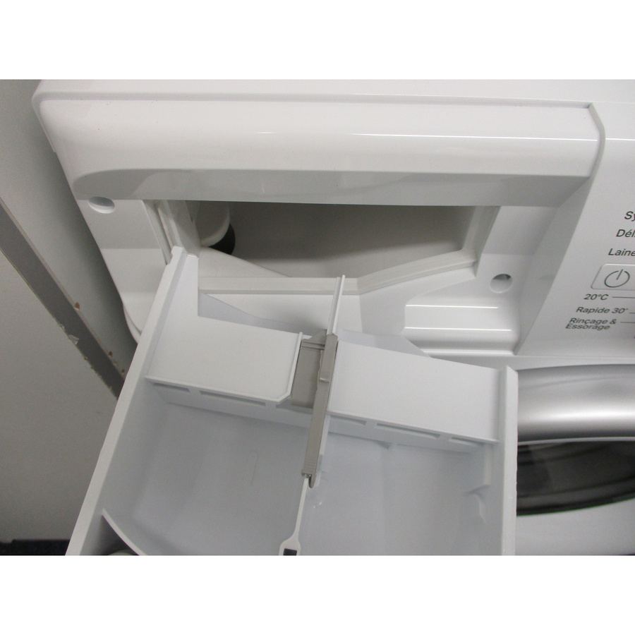 Whirlpool FFB10469SVFR - Retrait du bac à produit