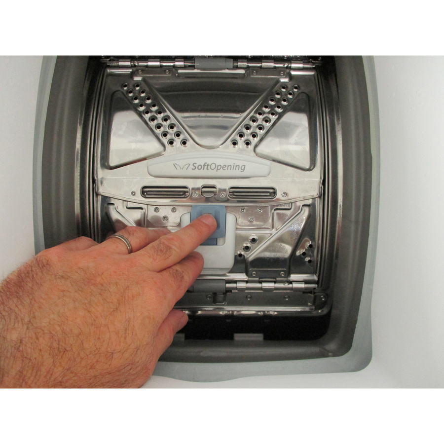 Whirlpool TDLRB65332BSFR/N - Bouton d'ouverture des portillons