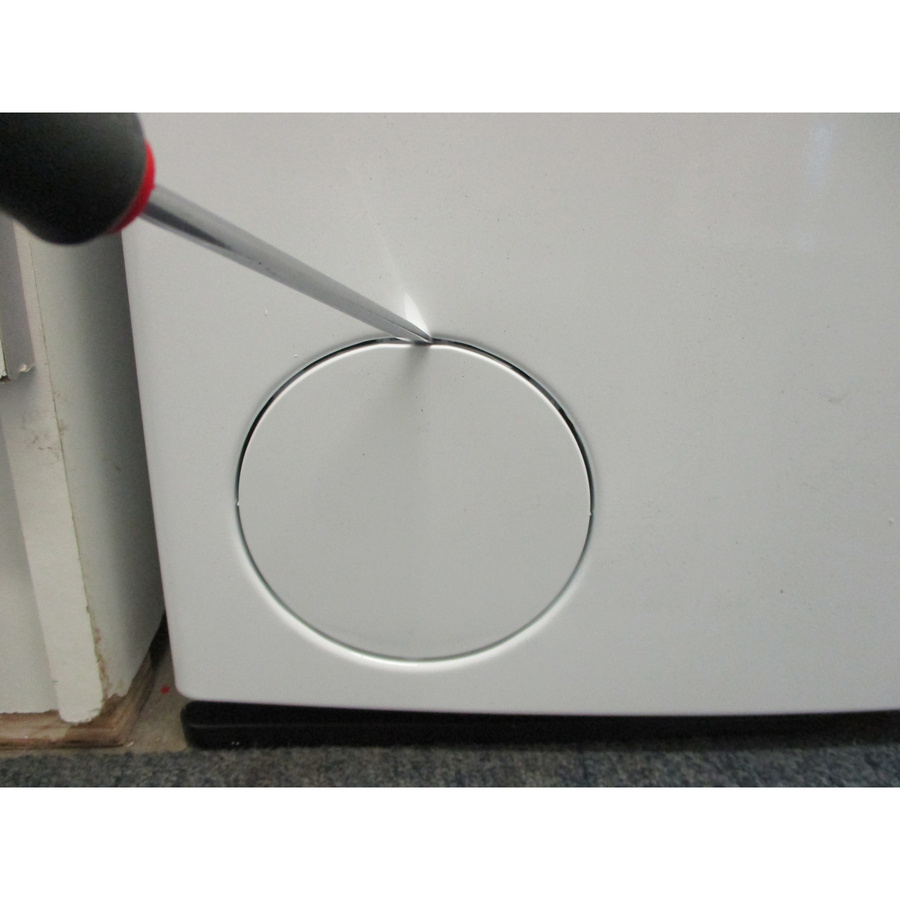 Whirlpool TDLRB65332BSFR/N - Outil nécessaire pour accéder au filtre de vidange