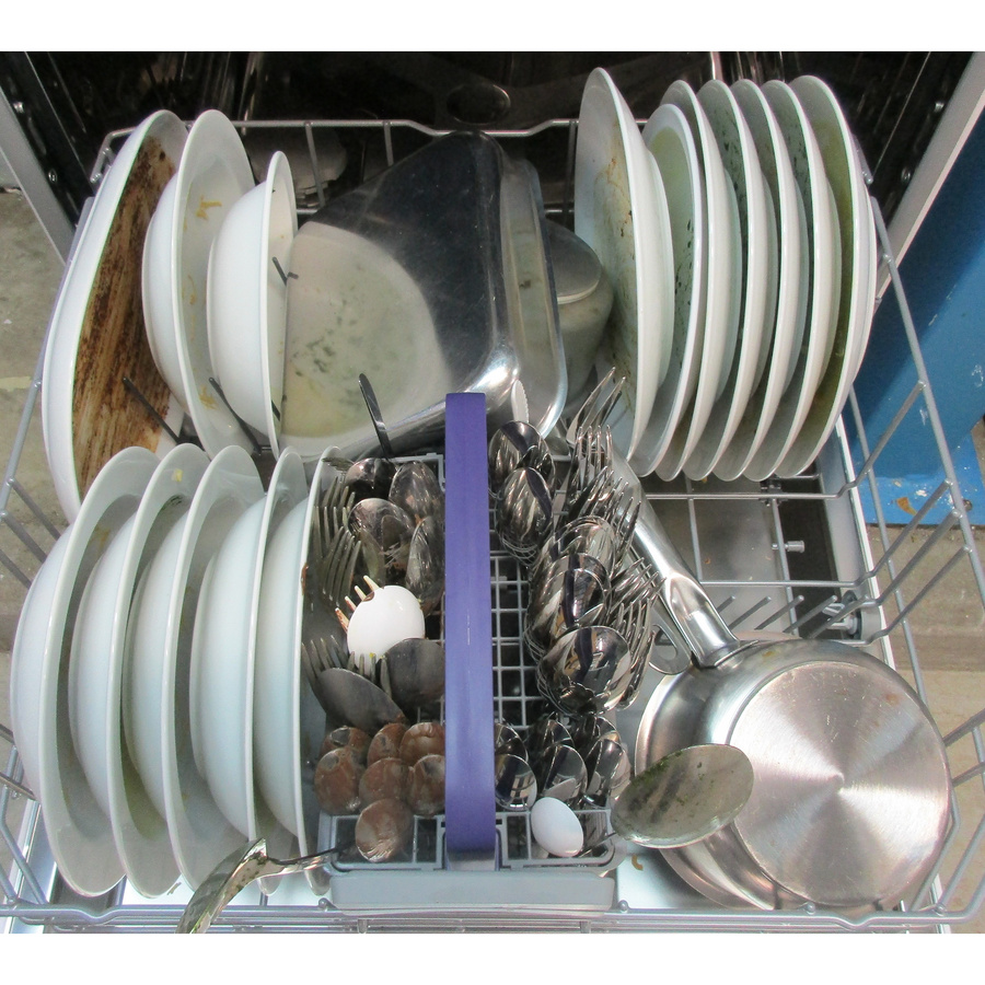 Beko BDFN26440WC - Rangement panier inférieur