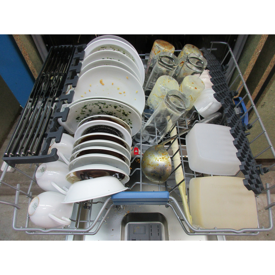 Beko BDIN28470C - Rangement panier supérieur