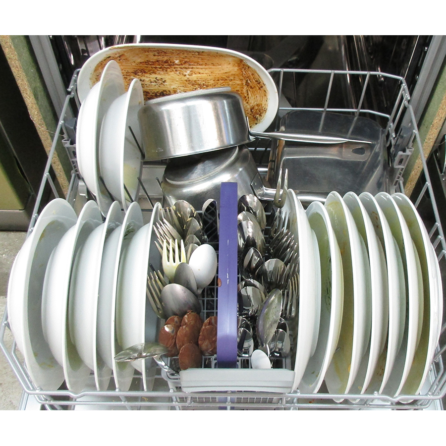 Beko BDIN384D0C - Rangement panier inférieur