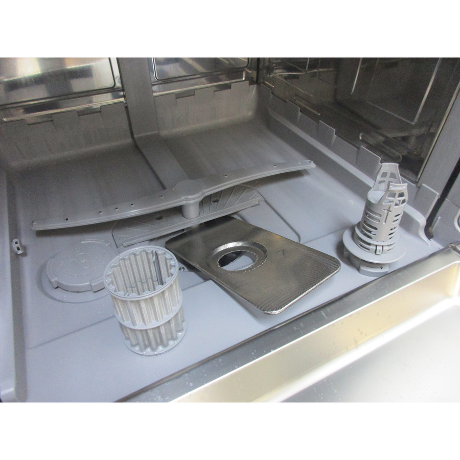 Bosch SMS4ETI28E - Réservoir à sel et retrait du filtre