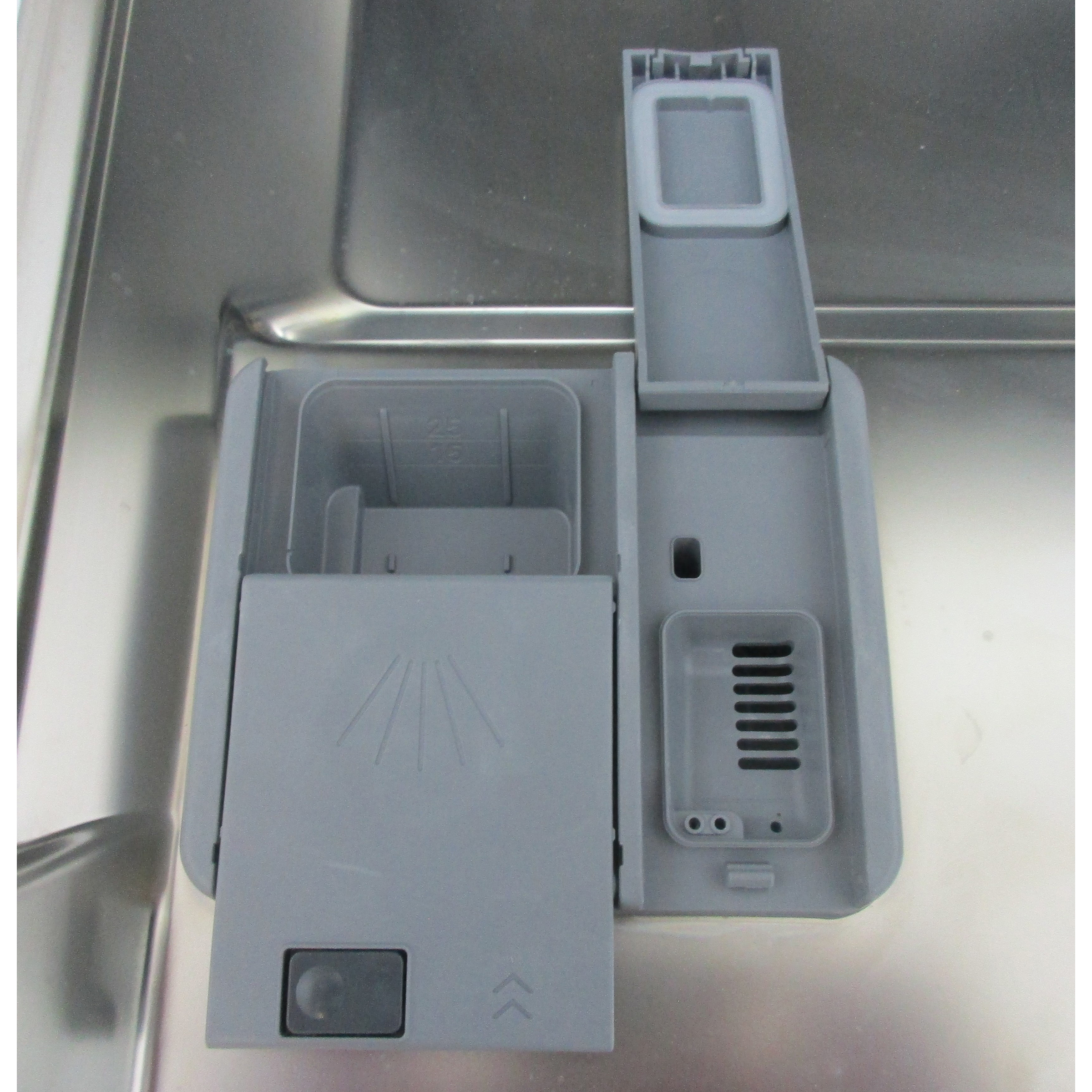 Brandt BDFI37EB - Compartiment à produits