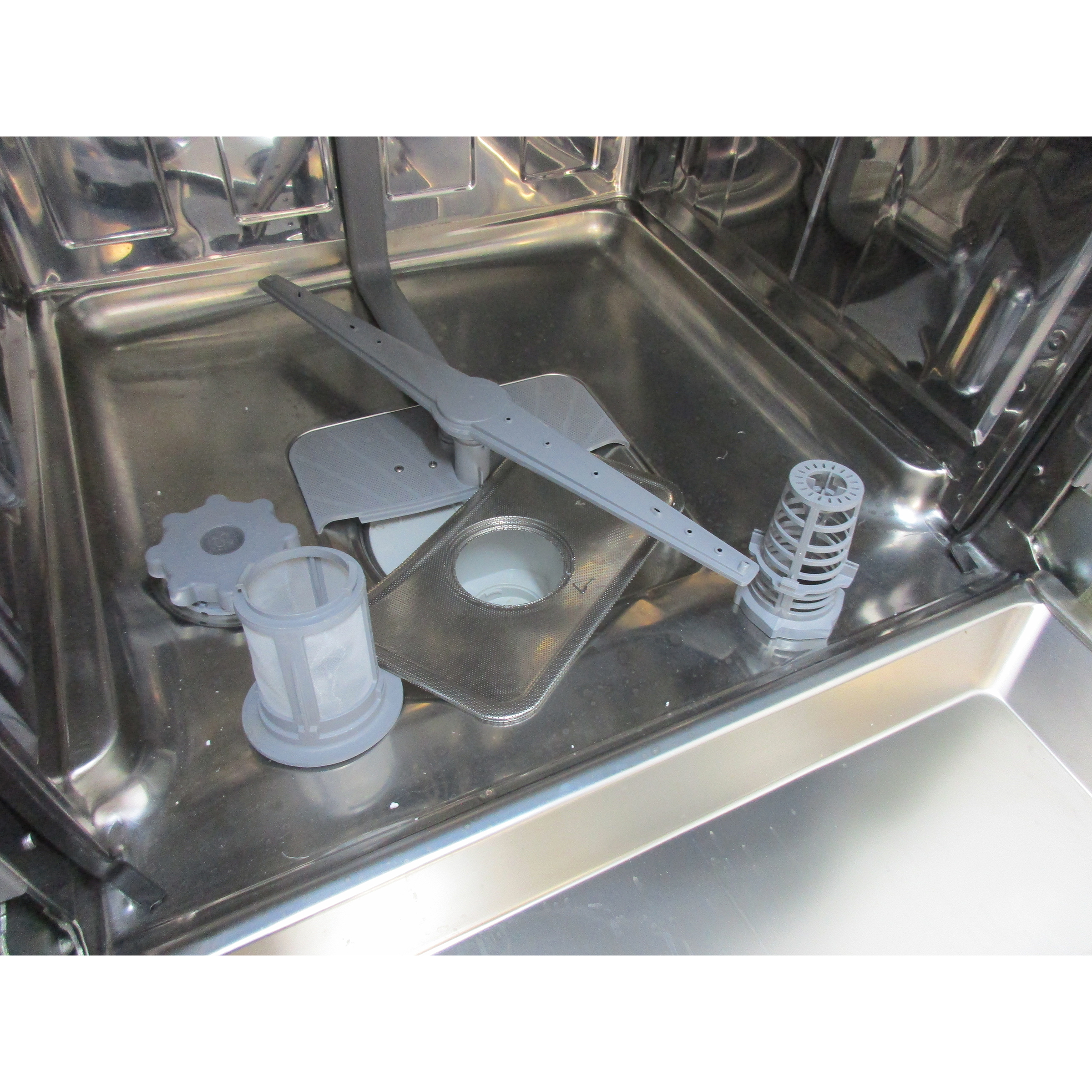 Brandt BDFI37EB - Réservoir à sel et retrait du filtre