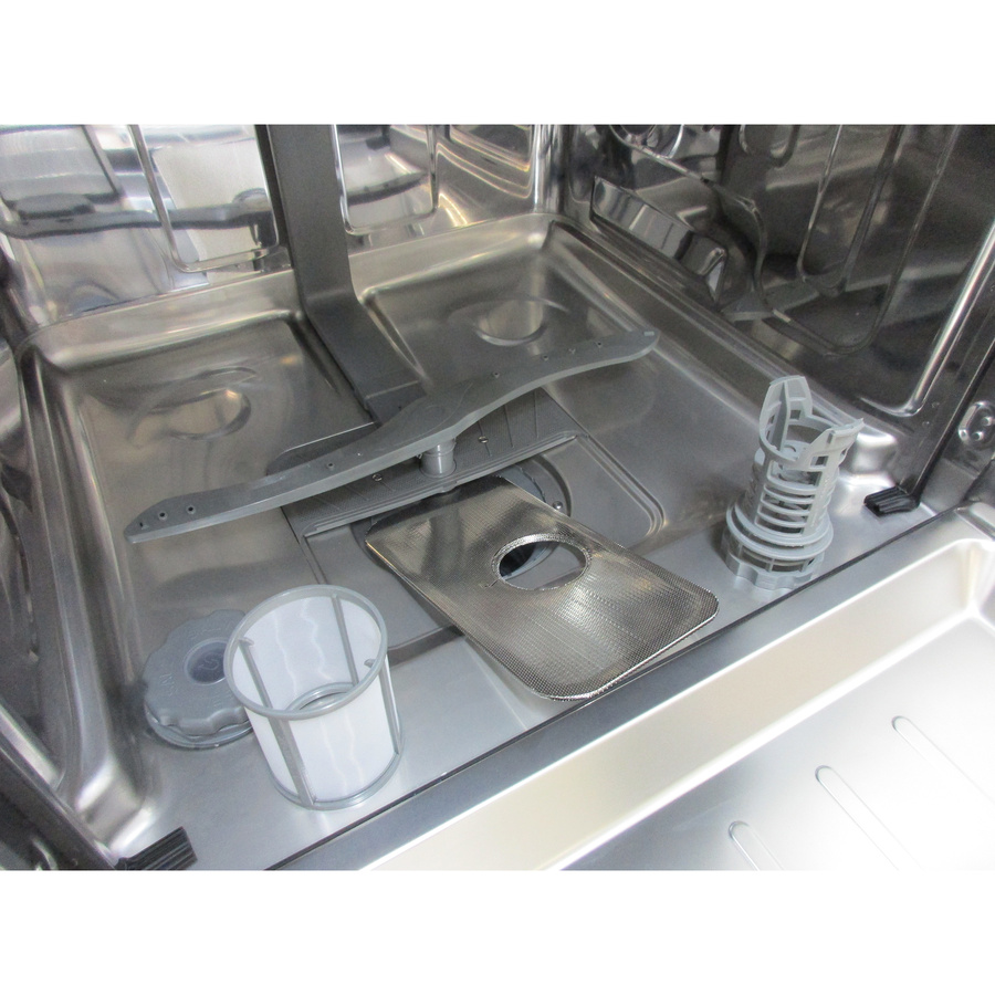 Brandt BF3424CX - Réservoir à sel et retrait du filtre