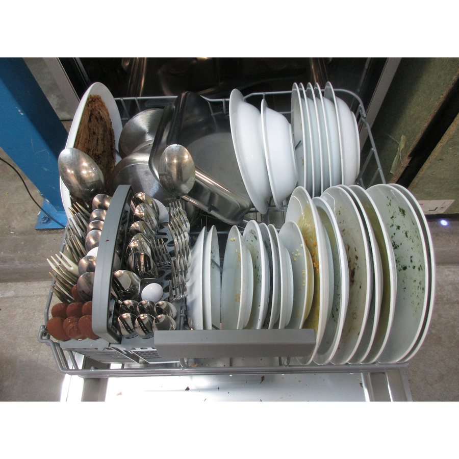 Brandt BF3424CX - Rangement panier inférieur