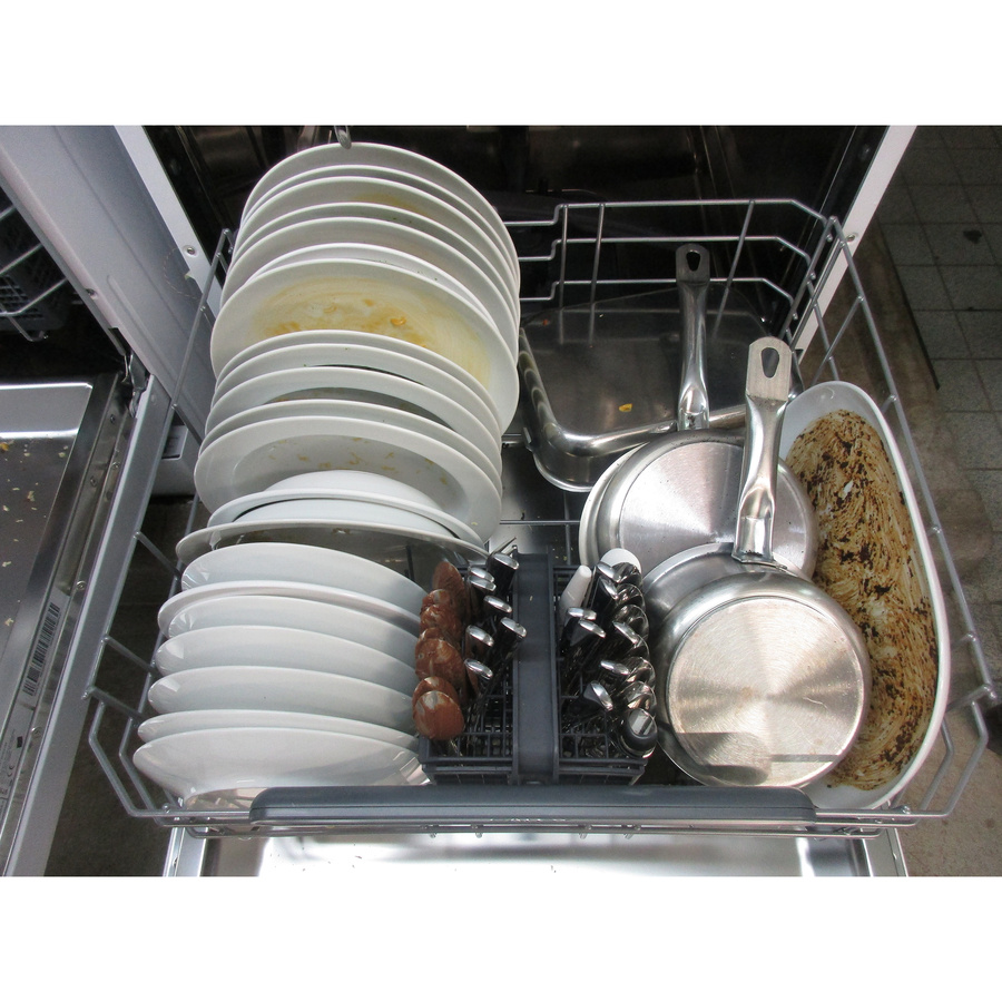 Candy CF5C4F0W - Rangement panier inférieur