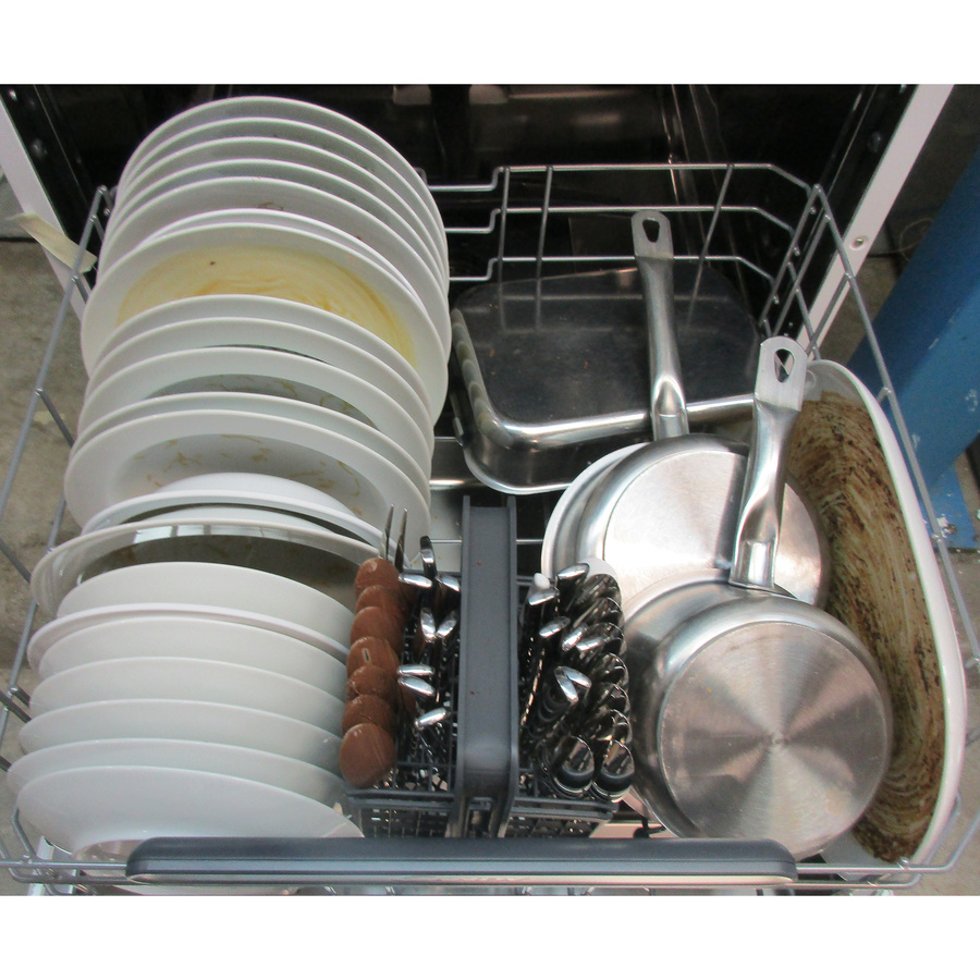 Candy CF6C4F0W - Rangement panier inférieur