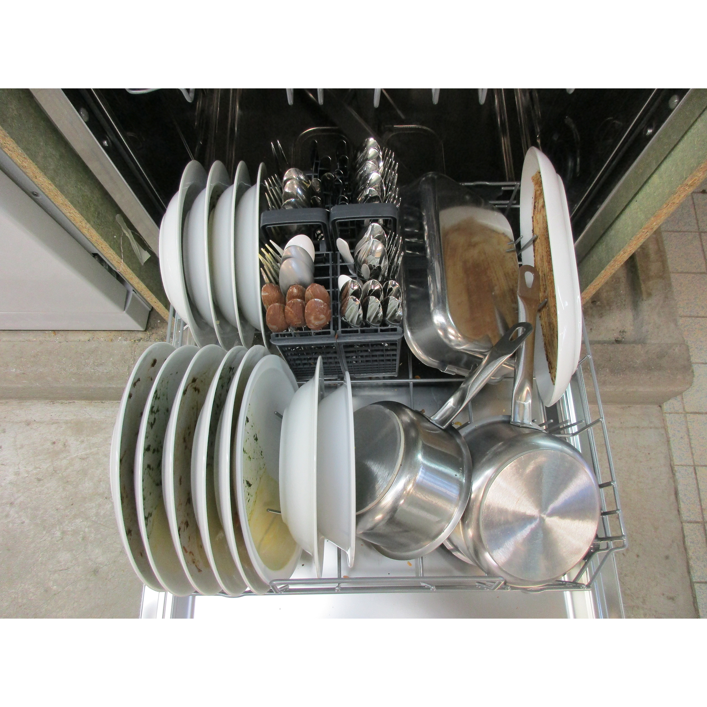 Candy CI3E5LFB-47 - Rangement panier inférieur