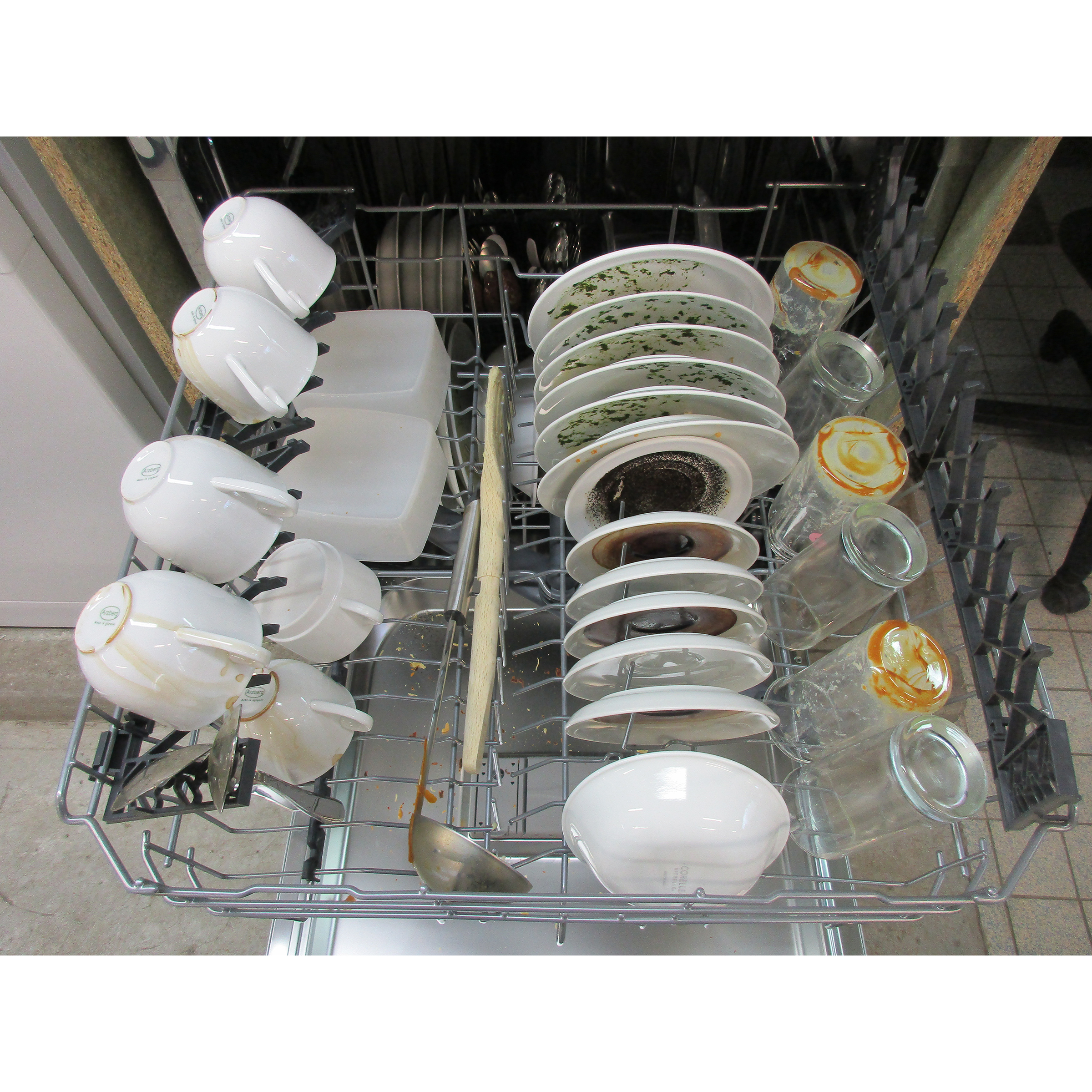 Candy CI3E5LFB-47 - Rangement panier supérieur