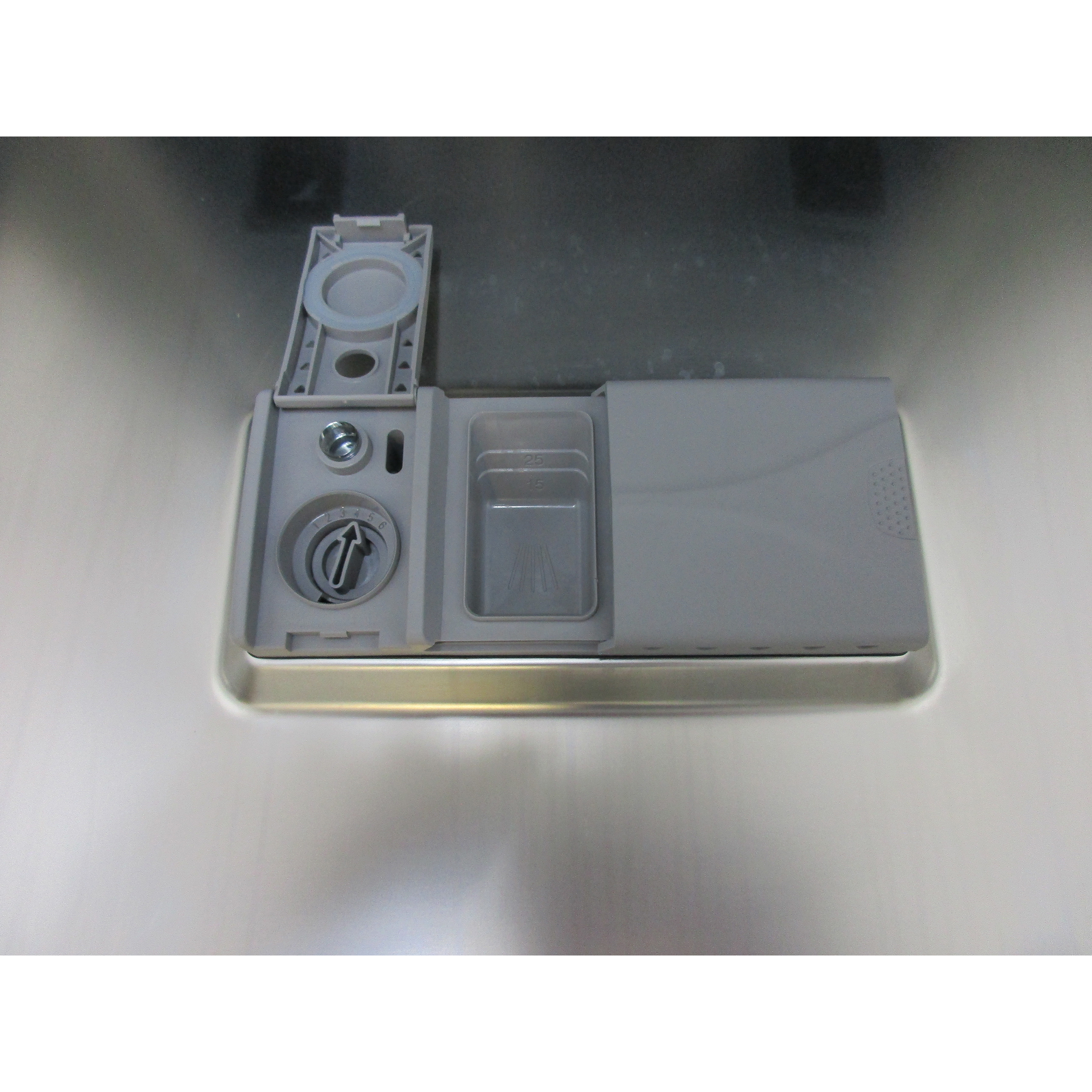 Candy CI3E5LFB-47 - Compartiment à produits