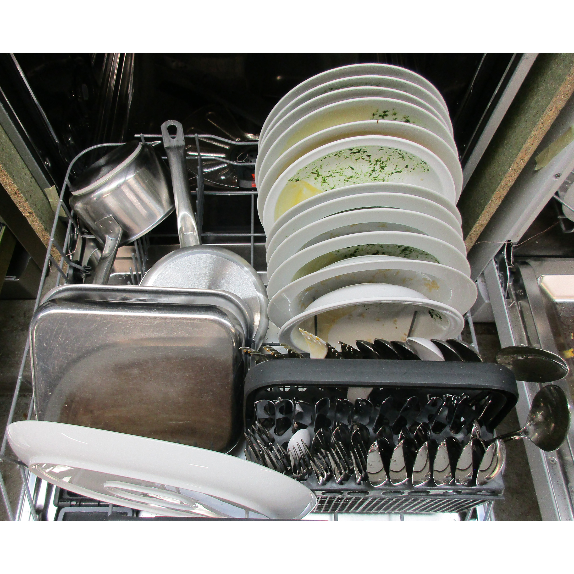 Electrolux EEA47201IX - Rangement panier inférieur