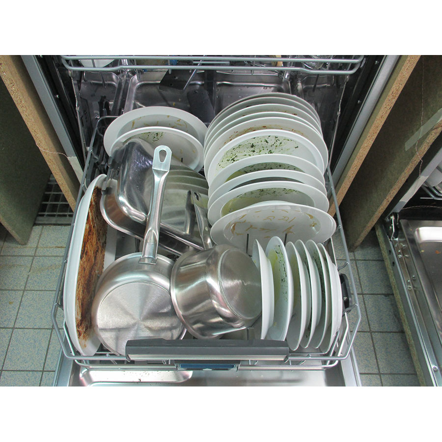 Electrolux EEC87300L - Rangement panier inférieur
