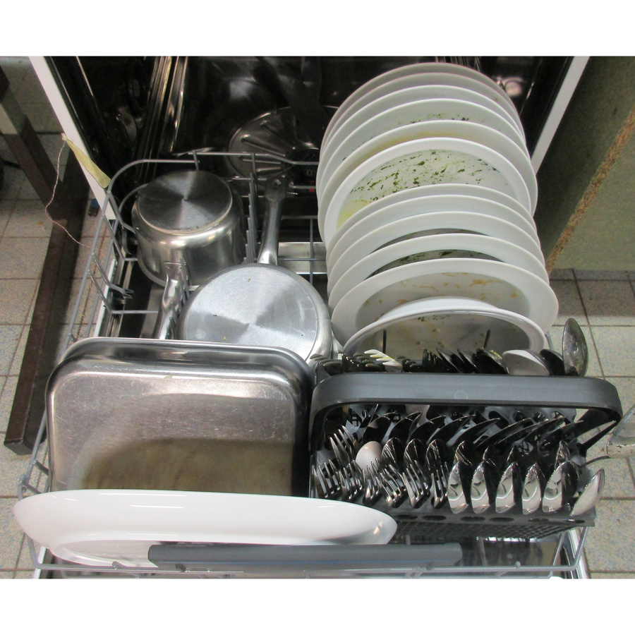 Electrolux ESA47310SW - Rangement panier inférieur