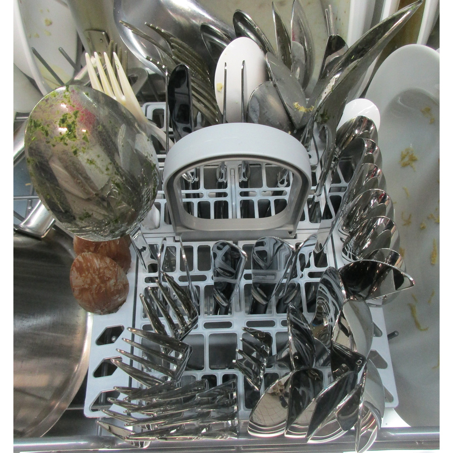 Indesit D2FHD624AS - Panier à couverts