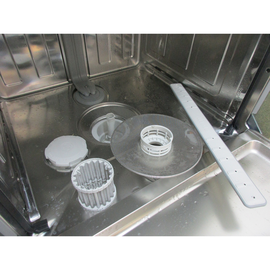 Miele G5152SCVI - Réservoir à sel et retrait du filtre