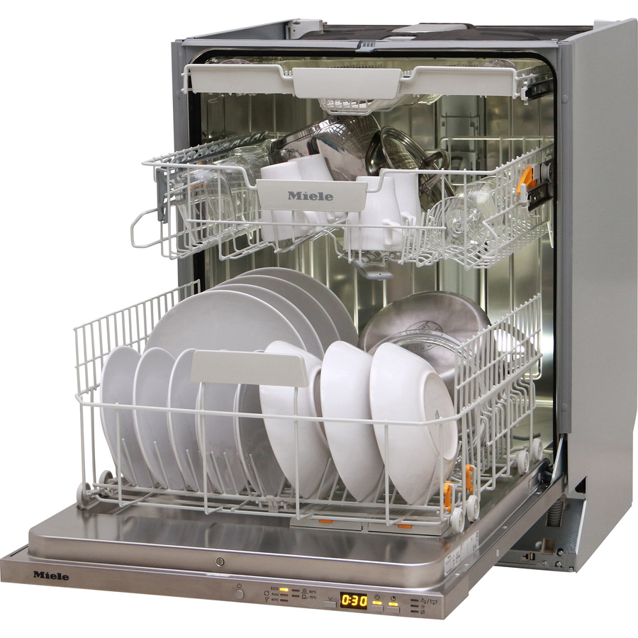 Miele G5161SCVI - Vue de 3/4, porte ouverte