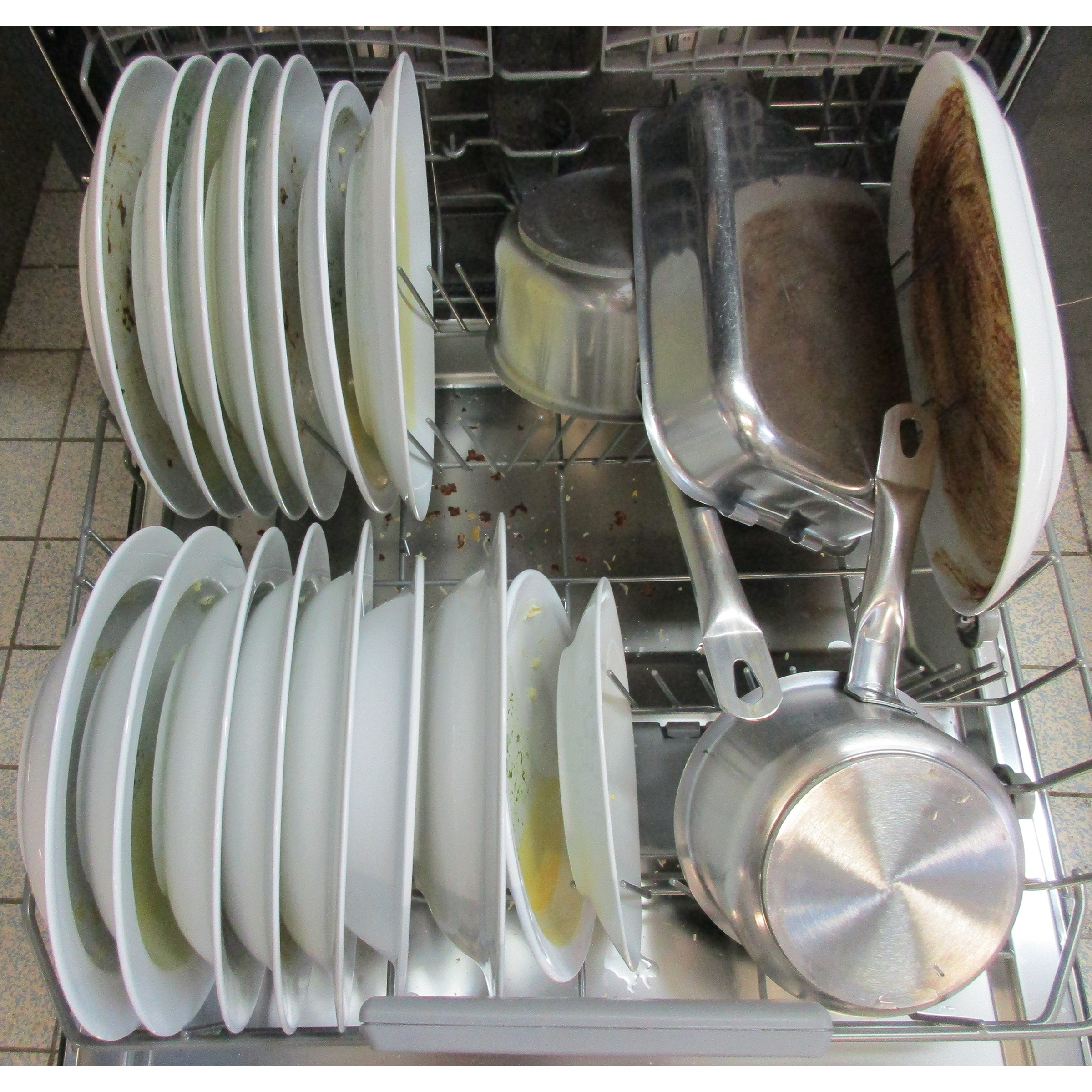 Schneider SCDW1542IDBM - Rangement panier inférieur