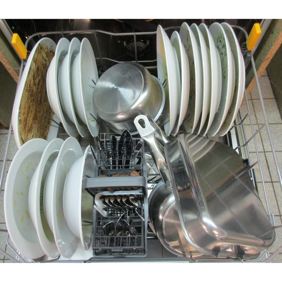 Whirlpool W8IHT40T - Rangement panier inférieur