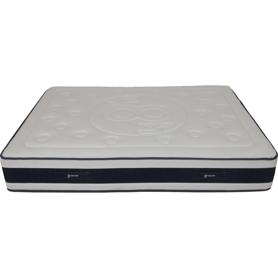 8 heures (Conforama) L'Éblouissant - Vue de côté