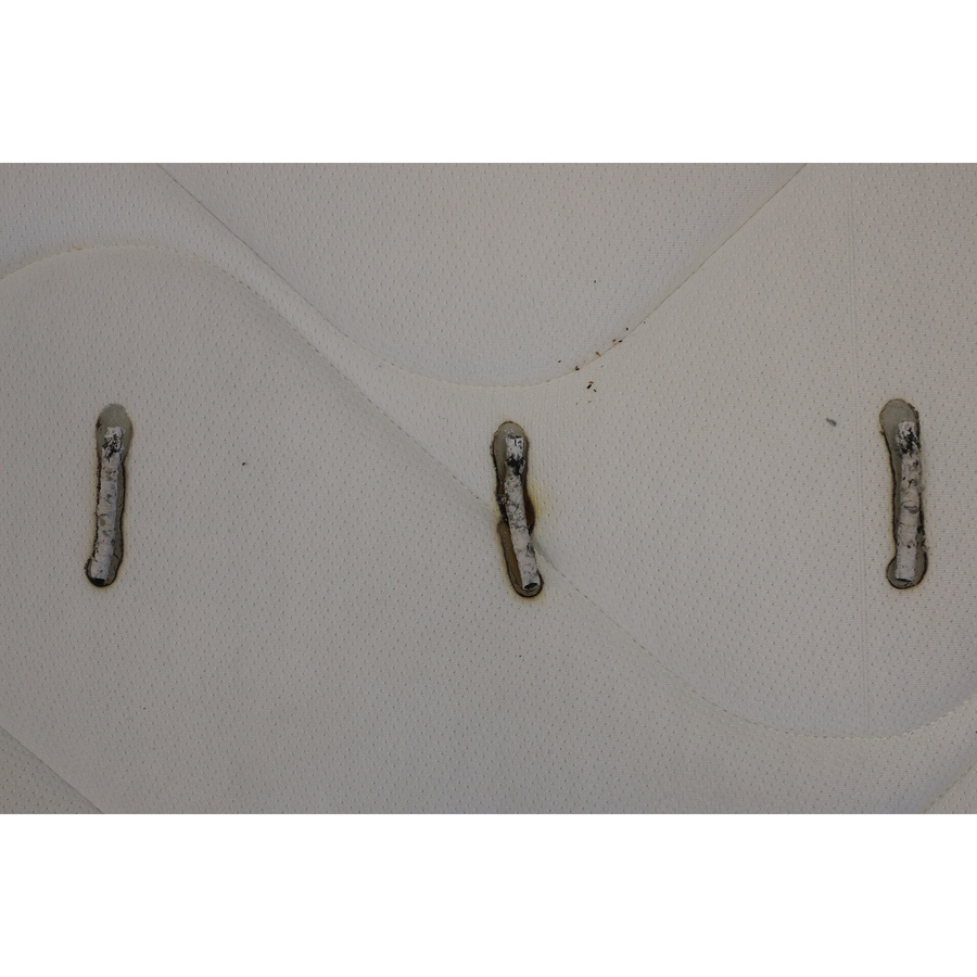 Merinos Pop - Test d'inflammabilité : trois cigarettes sont allumées et placées sur le matelas