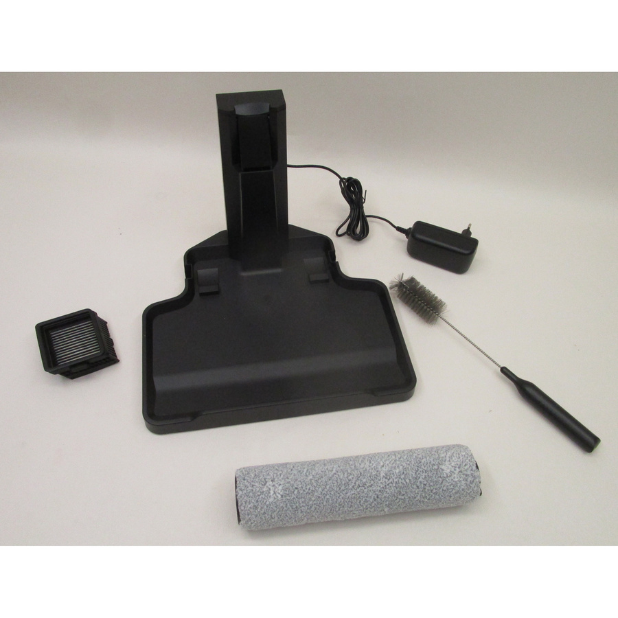 Electrolux Wet&Dry 800 EW81U3DB - Support de rangement et accessoires fournis