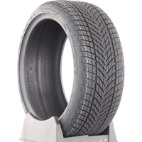Goodyear UltraGrip Performance 3 -  225/40 R18