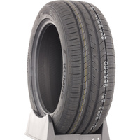 Kumho Ecsta HS52 -  225/40 R18