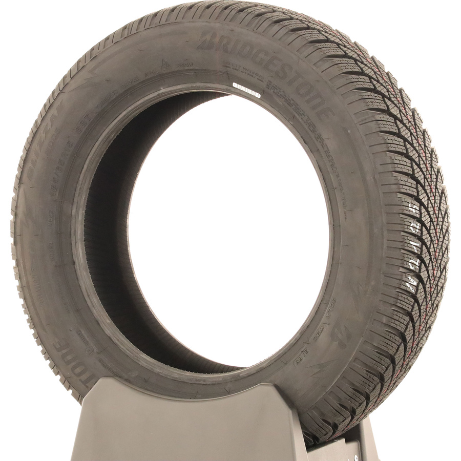Bridgestone Blizzak LM 005