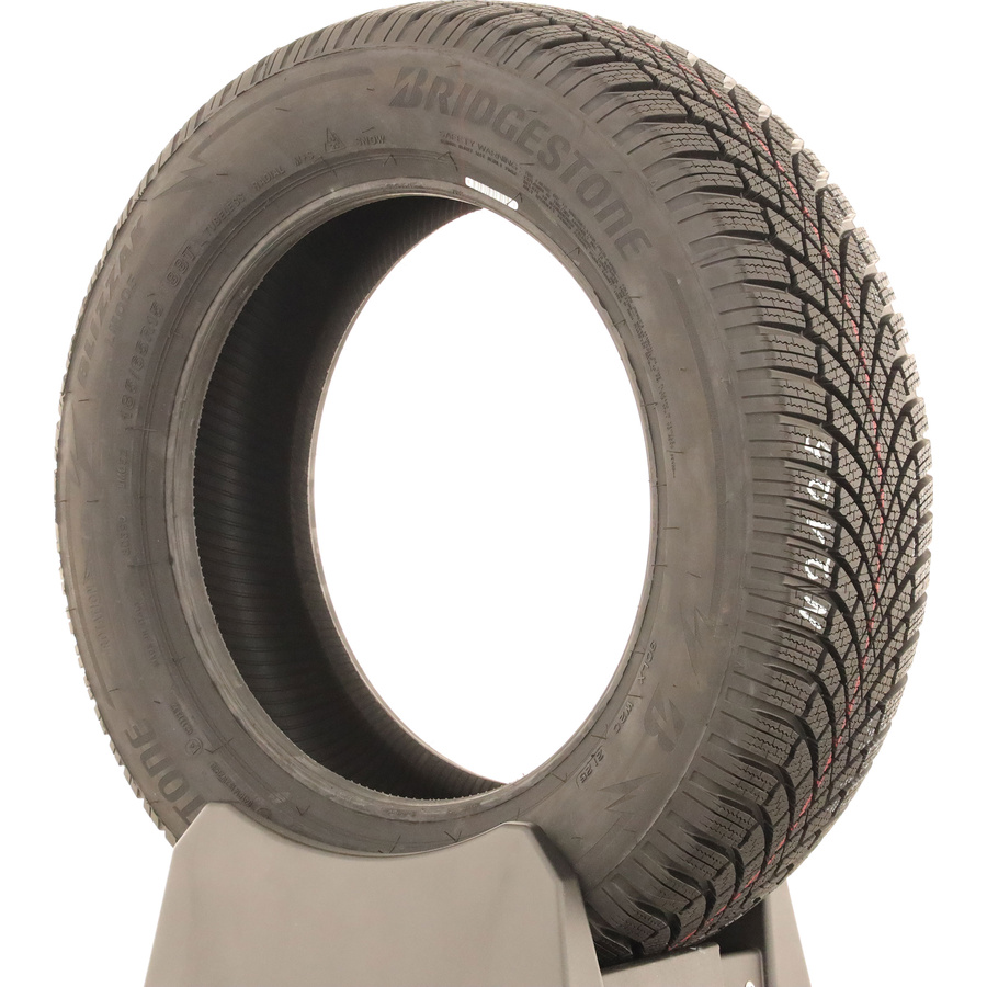 Bridgestone Blizzak LM 005