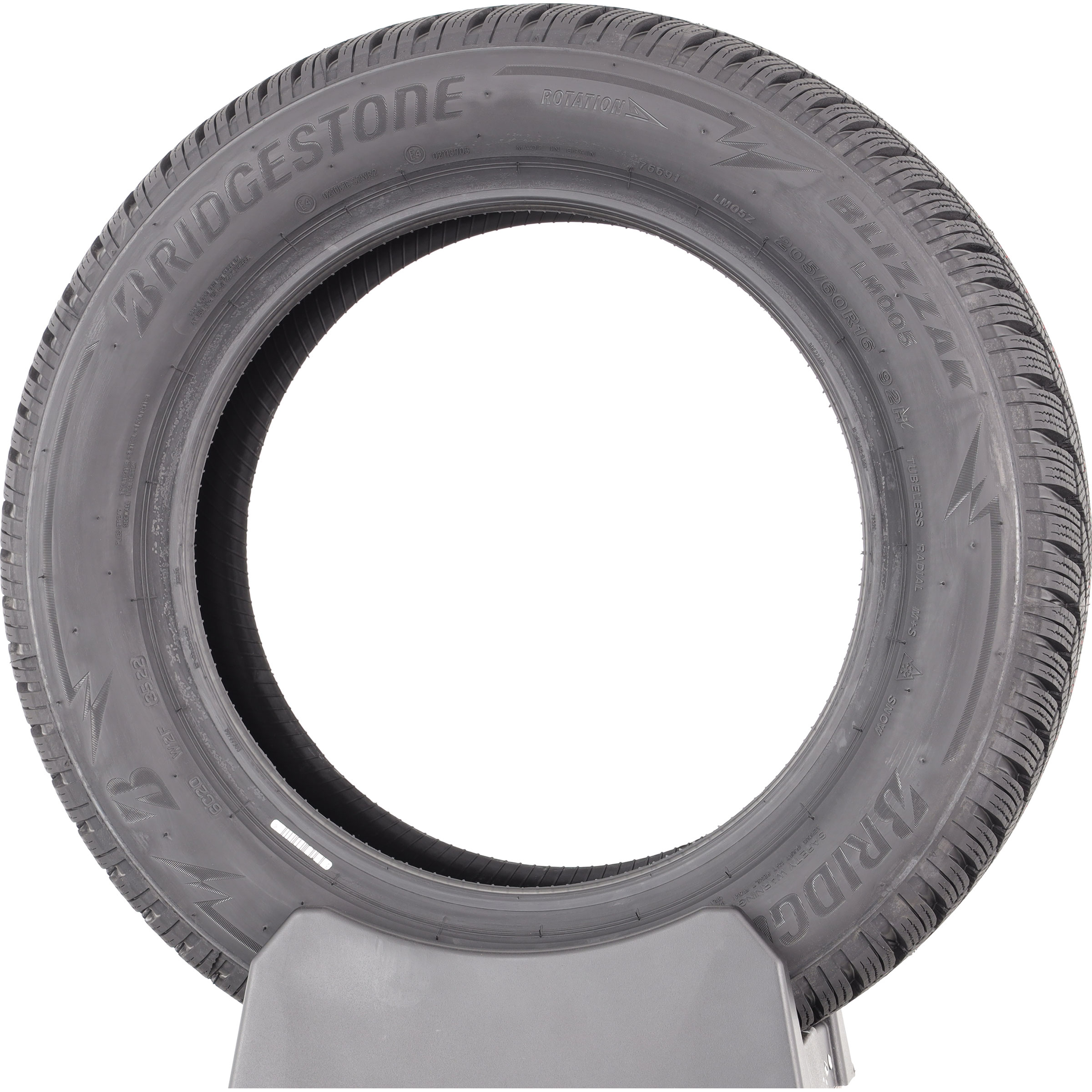 Test Bridgestone Blizzak LM005 - 205/60 R16 - Pneu - UFC-Que Choisir