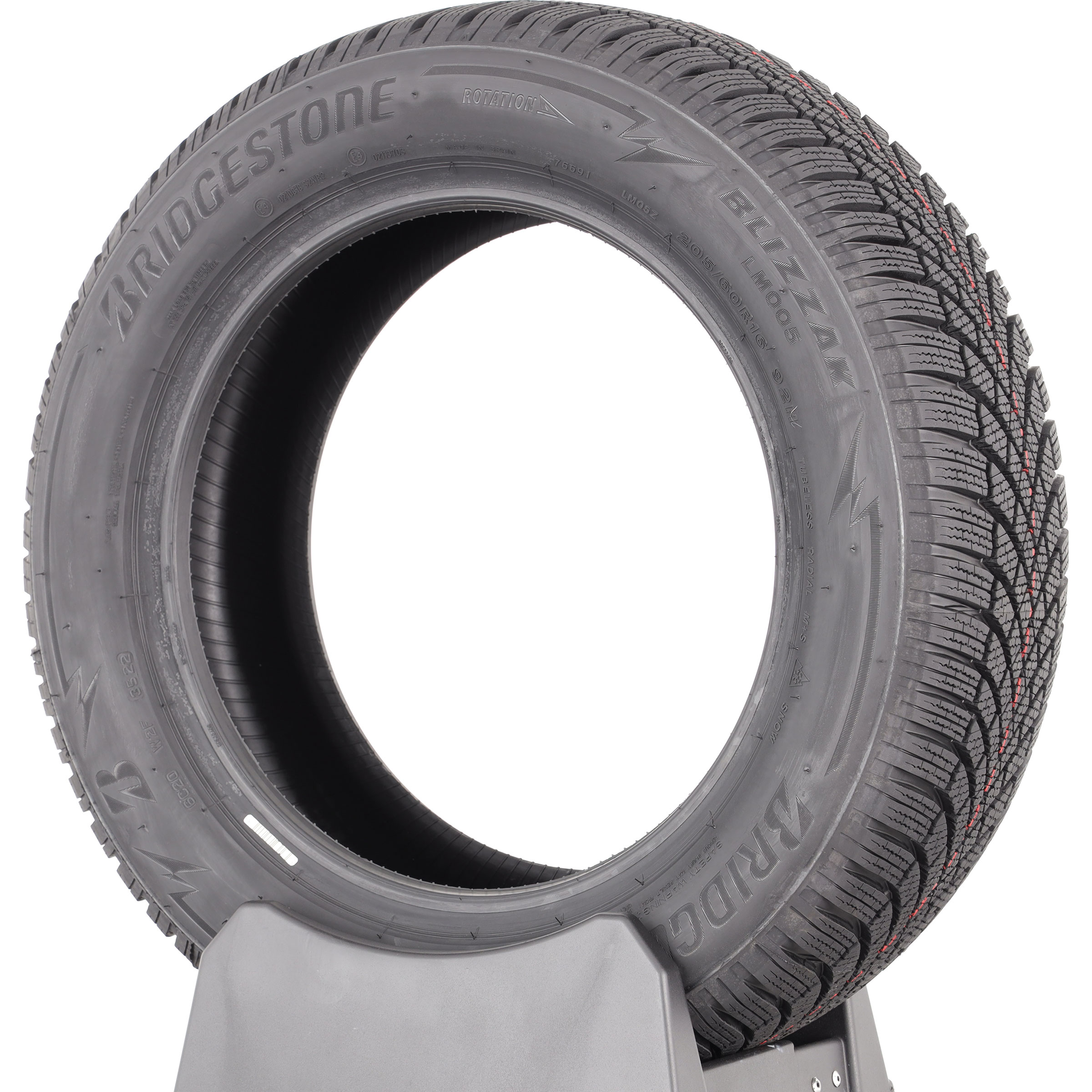 Test Bridgestone Blizzak LM005 - 205/60 R16 - Pneu - UFC-Que Choisir