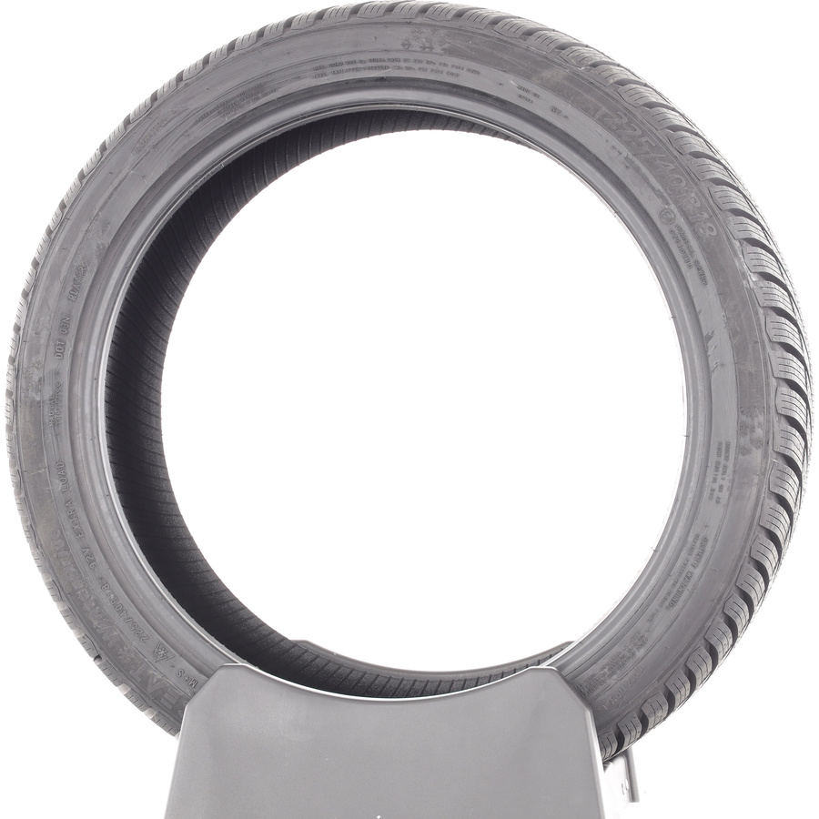 Ceat WinterDrive -  225/40 R18