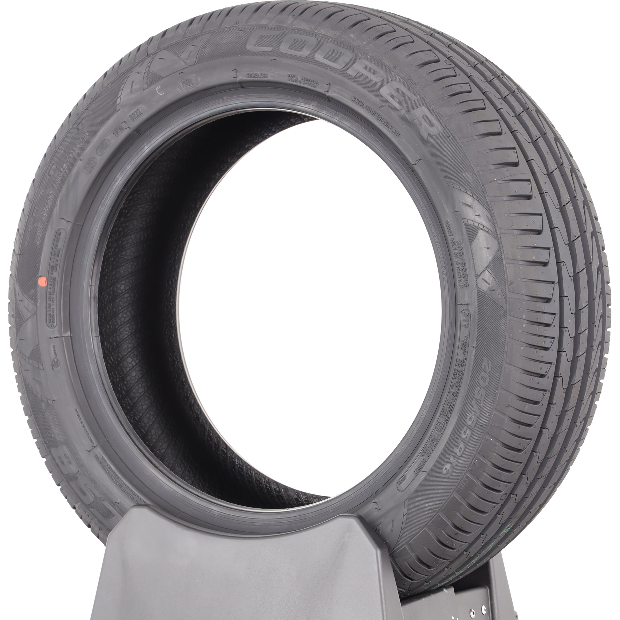Cooper ZEON CS8 -  205/55 R16