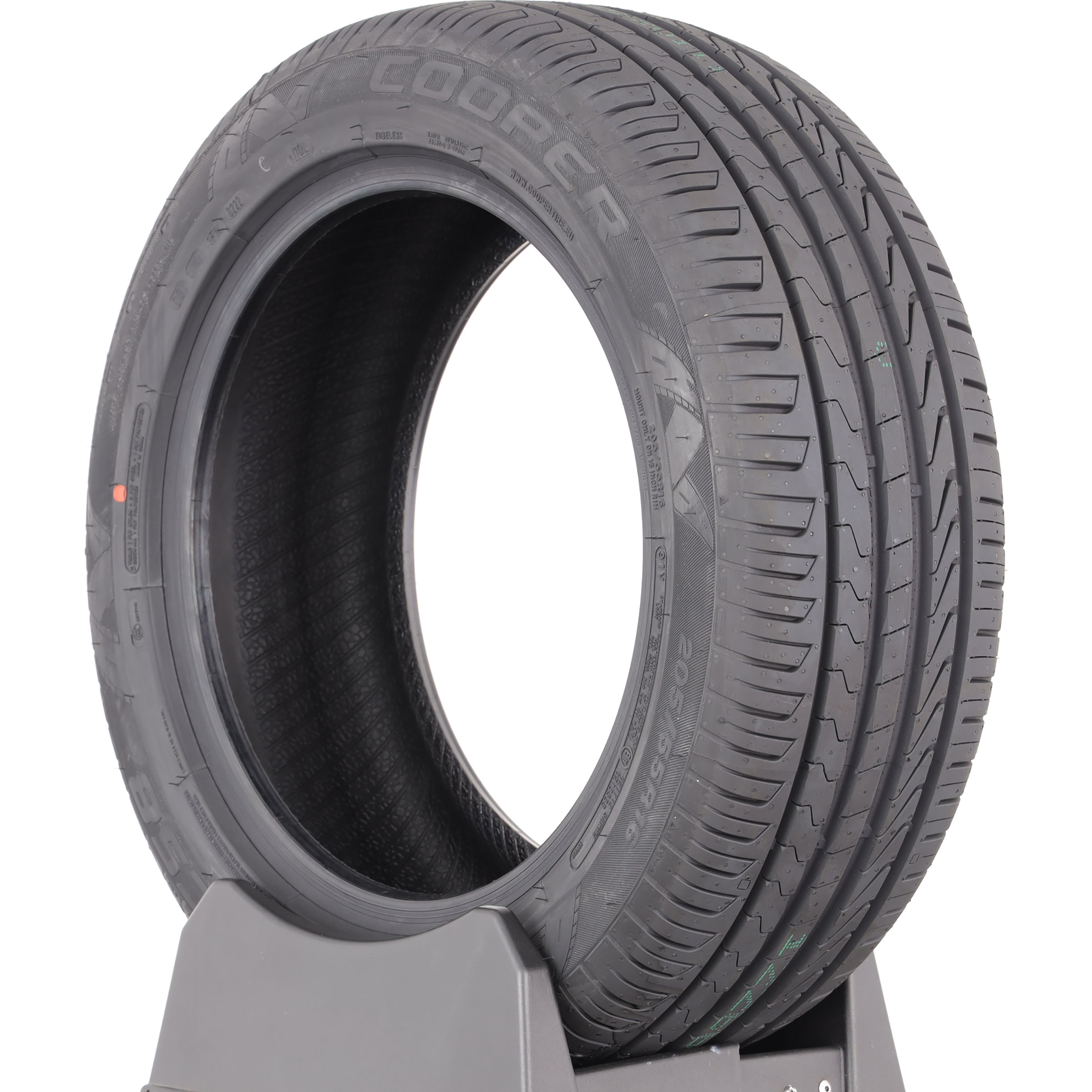 Cooper ZEON CS8 -  205/55 R16