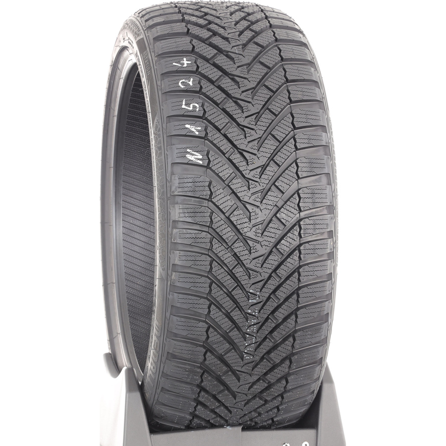 CST Medallion Winter WCP1 -  225/40 R18